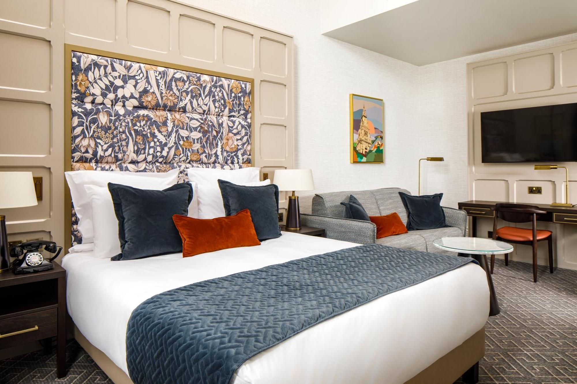 The Municipal Hotel Liverpool - Mgallery Exteriér fotografie A guest room at The Westin